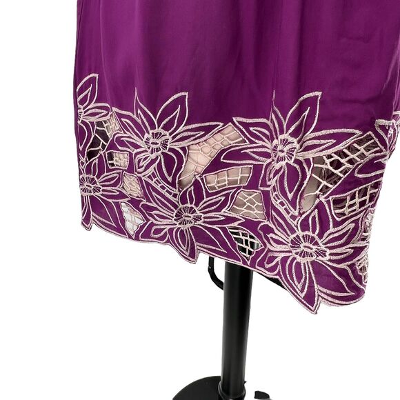 Torrid Purple Halter Top White Lace Floral Design Strapless Summer Blouse Sz 4 - Picture 3 of 4